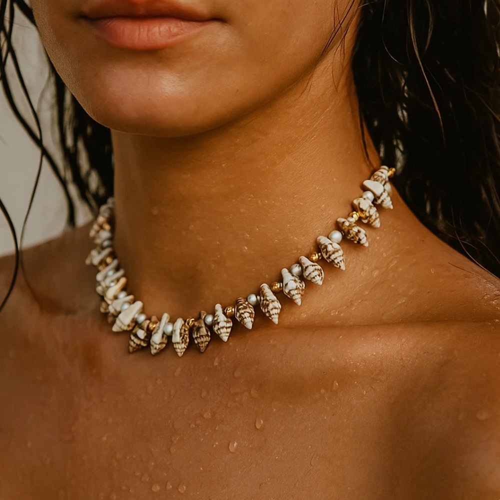 Aydi Shell Choker Necklace
